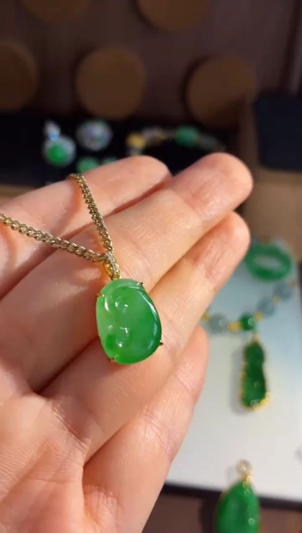 吊坠(不含链)18K金镶嵌翡翠吊坠