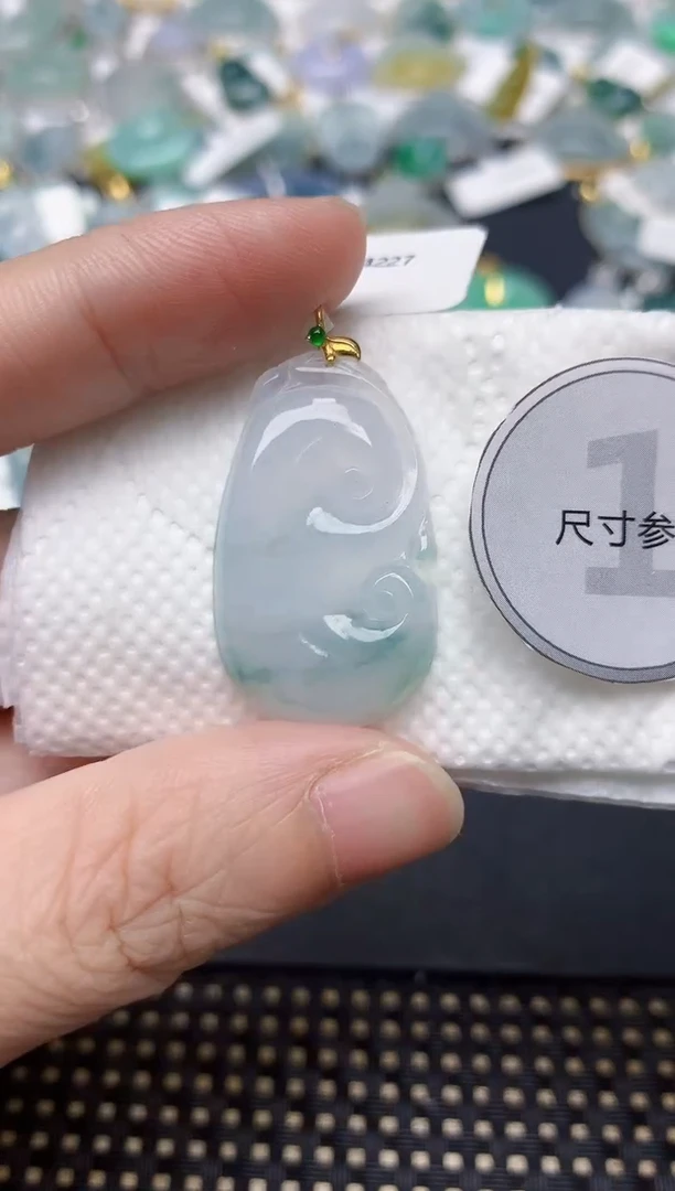 颈饰18K金镶嵌翡翠天然缅甸A货翡翠