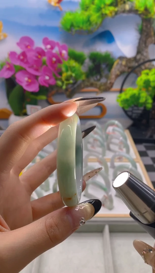 翡翠手镯未镶嵌翡翠AAAAA