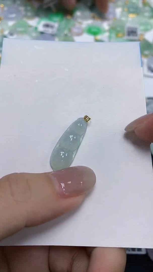 翡翠18K金镶嵌颈饰天然缅甸翡翠A货