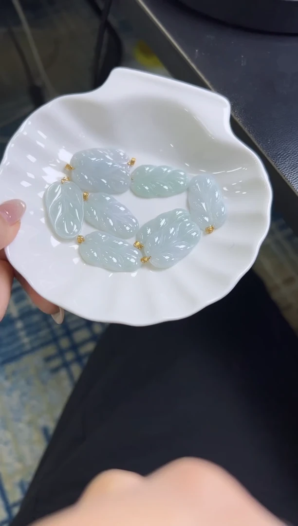 颈饰18K金镶嵌翡翠多样性发一件/2