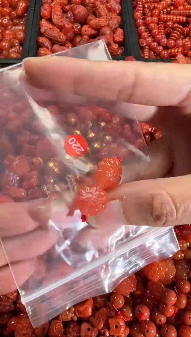 【闪购商品】南红玛瑙颈饰未镶嵌1