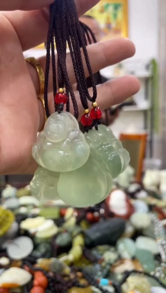 未镶嵌岫玉吊坠多样性发货发其中一件