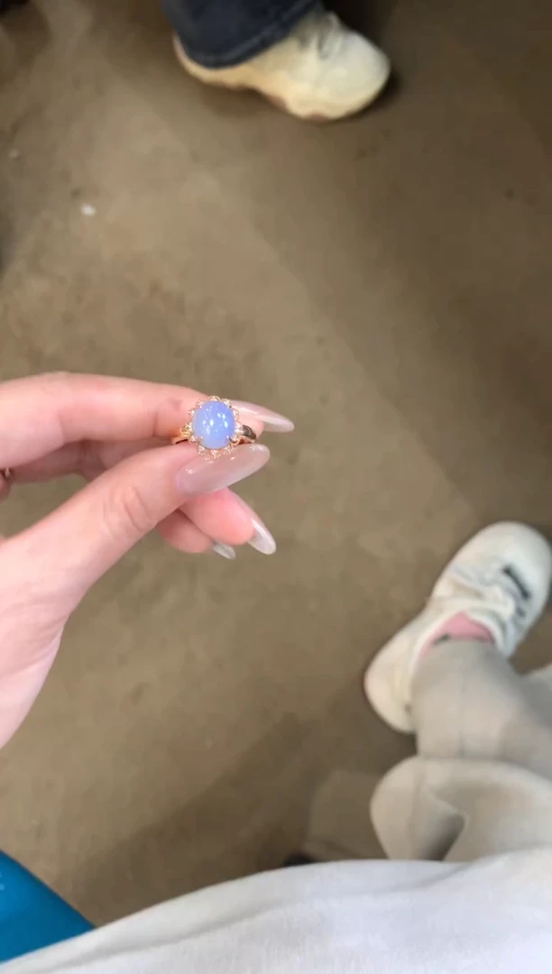 18K金镶嵌戒指翡翠翡翠