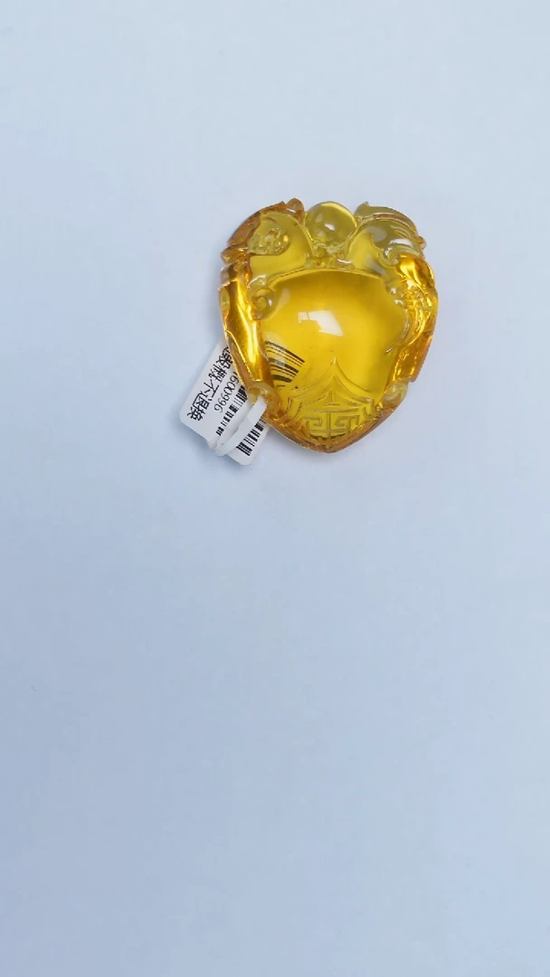 未镶嵌颈饰琥珀金珀雕刻件