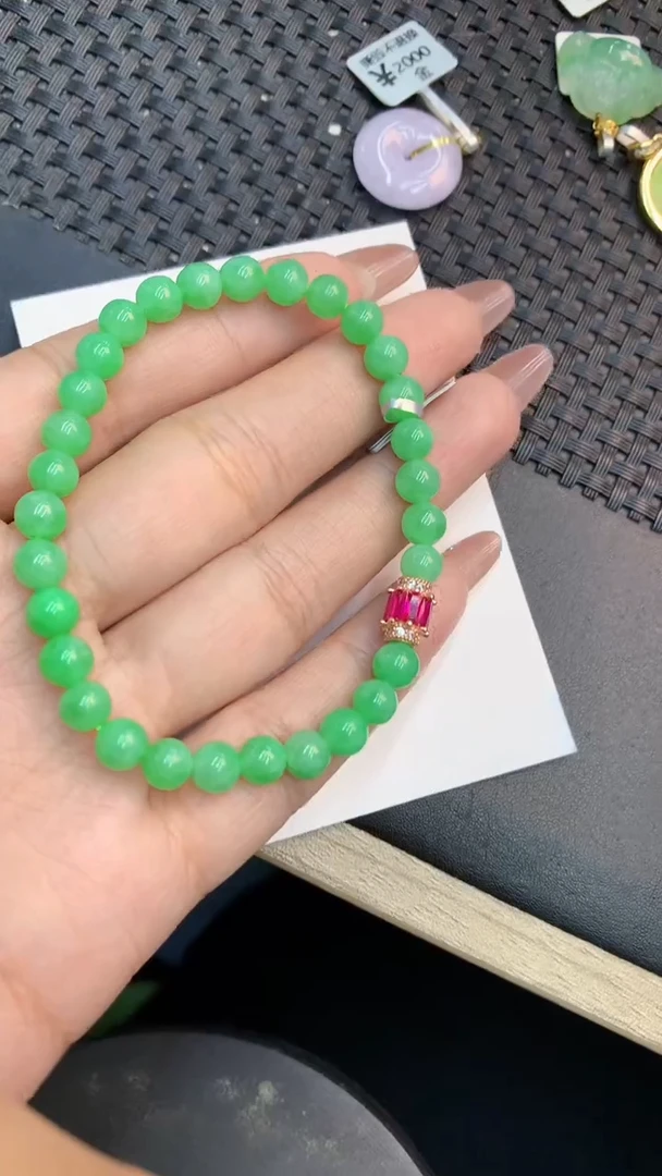颈饰未镶嵌翡翠1