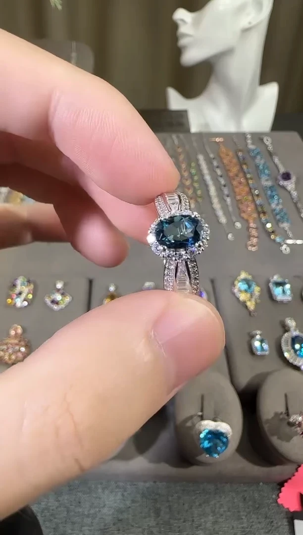 银S925镶嵌戒指托帕石5*7mm伦敦蓝戒指