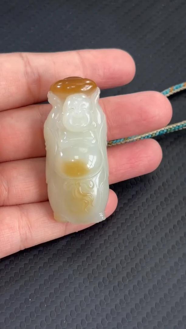 和田玉未镶嵌吊坠(赠链)且末金山微色差吊坠S