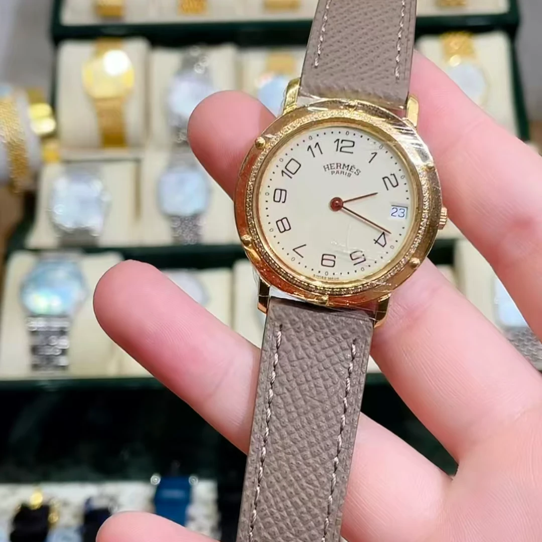 95新 Hermes/爱马仕 石英表后镶钻/256100012/yy