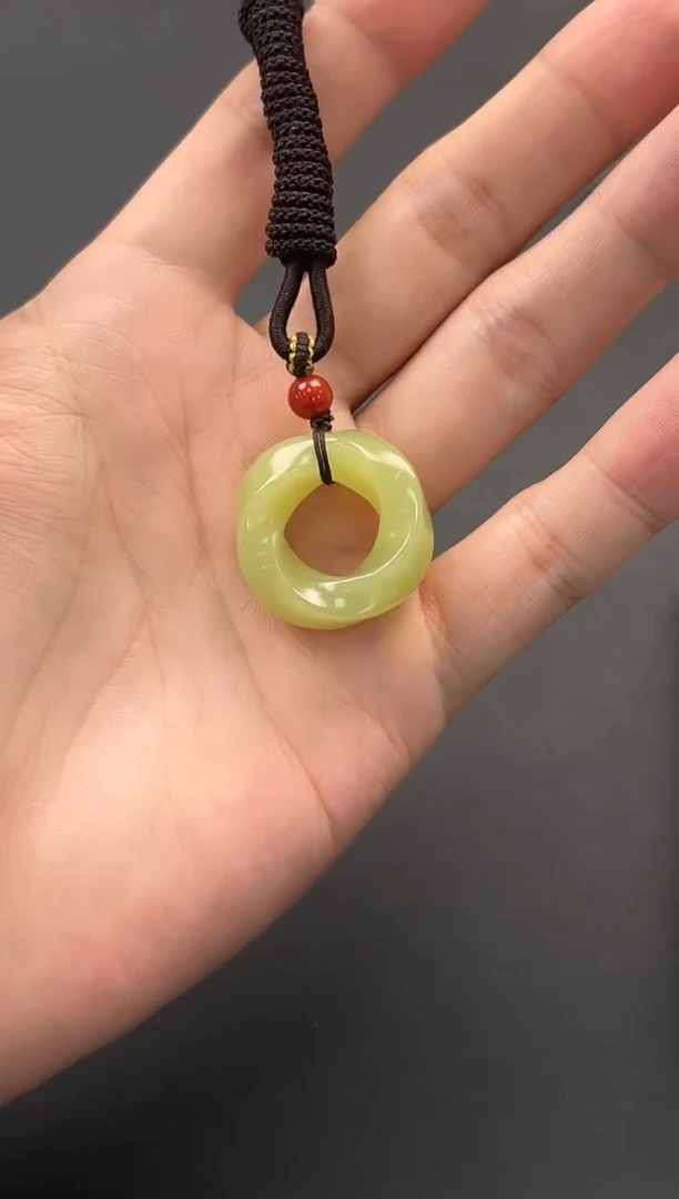 未镶嵌手串和田玉若羌黄口吊坠微色差