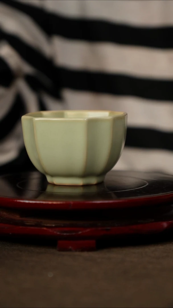 全品 粉青 四方葵口杯 带底款