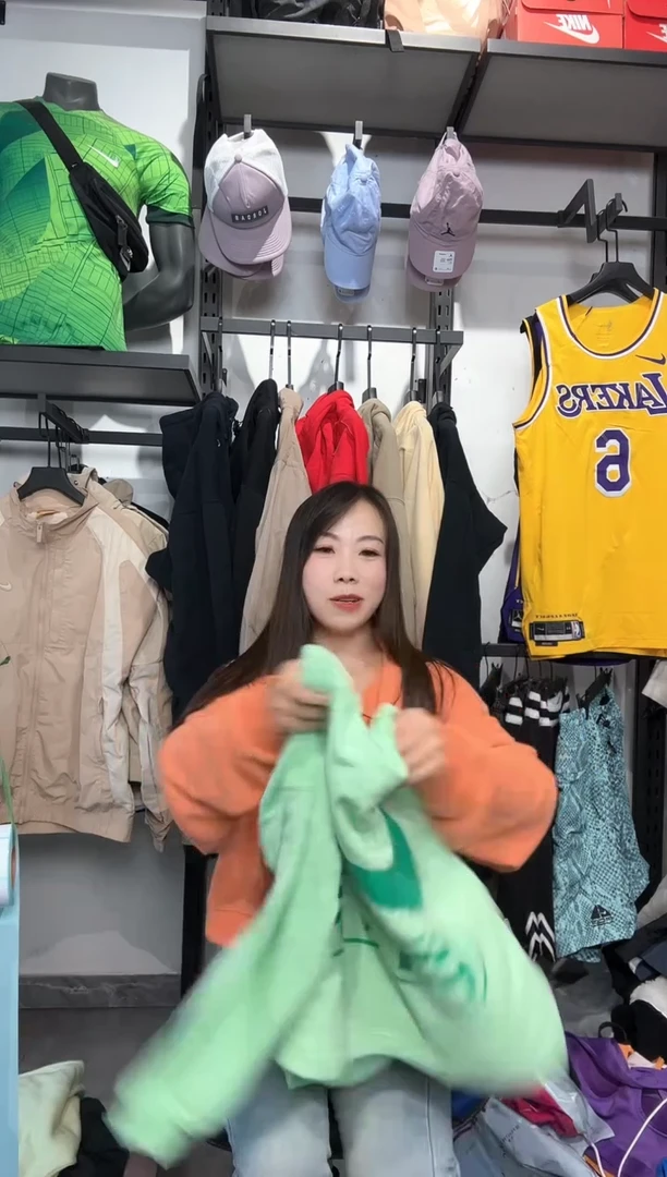 1113    编码 瑕疵款直播间过款为准 尺码 M