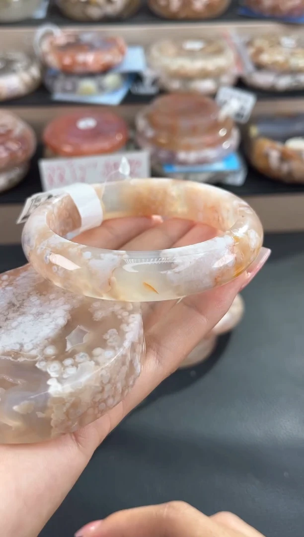 未镶嵌手镯石英质玉61