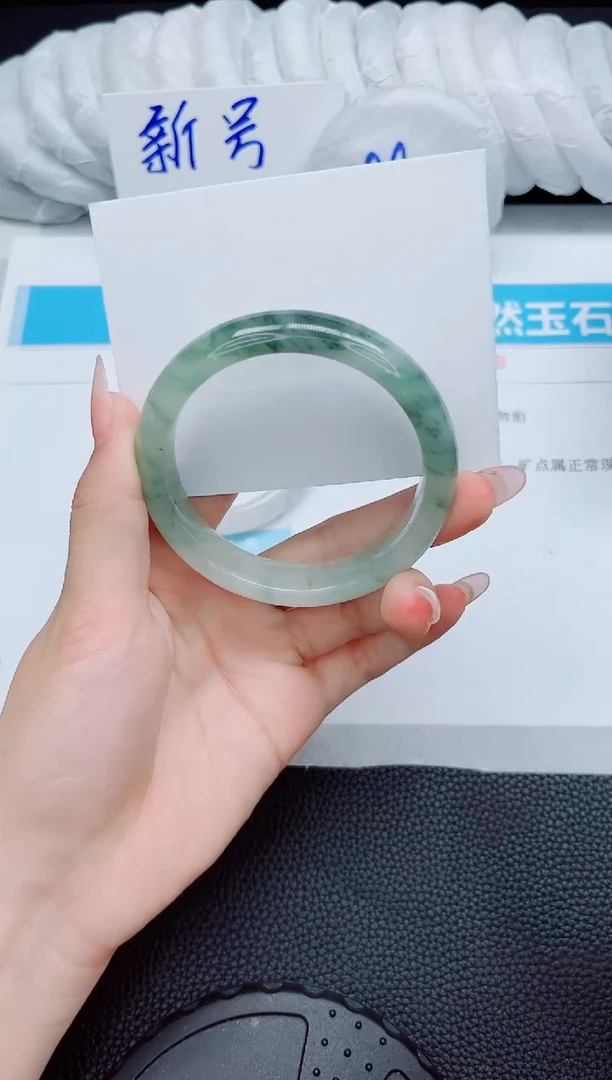 石英质玉手镯未镶嵌7-58.3