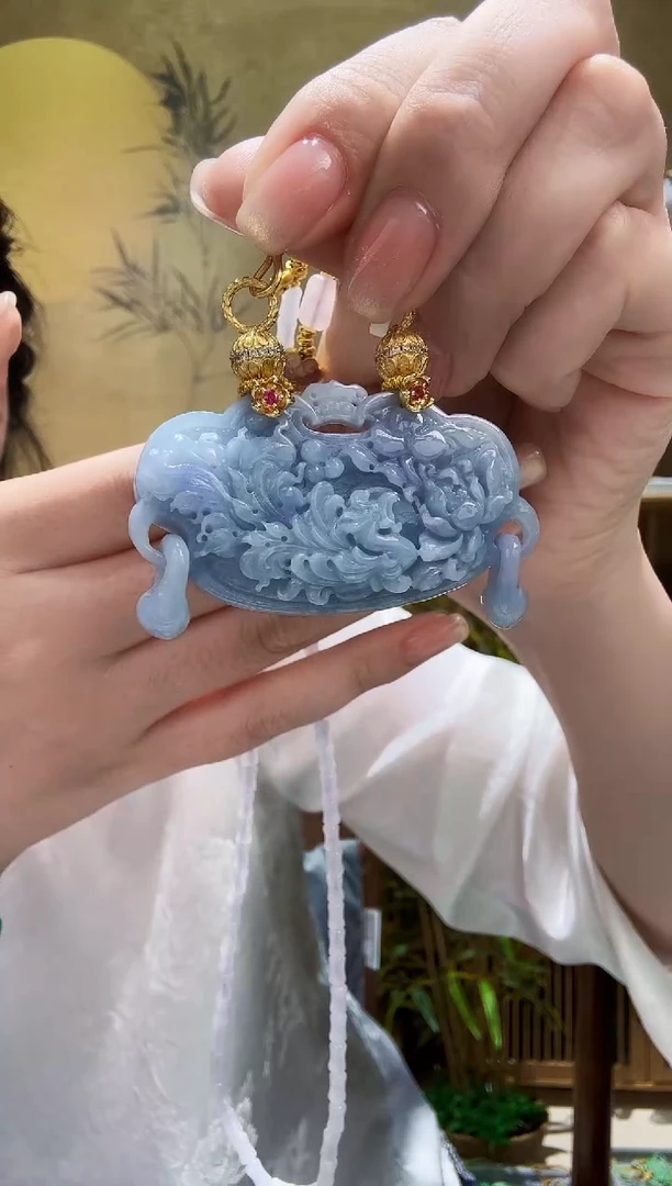 颈饰未镶嵌翡翠吊坠