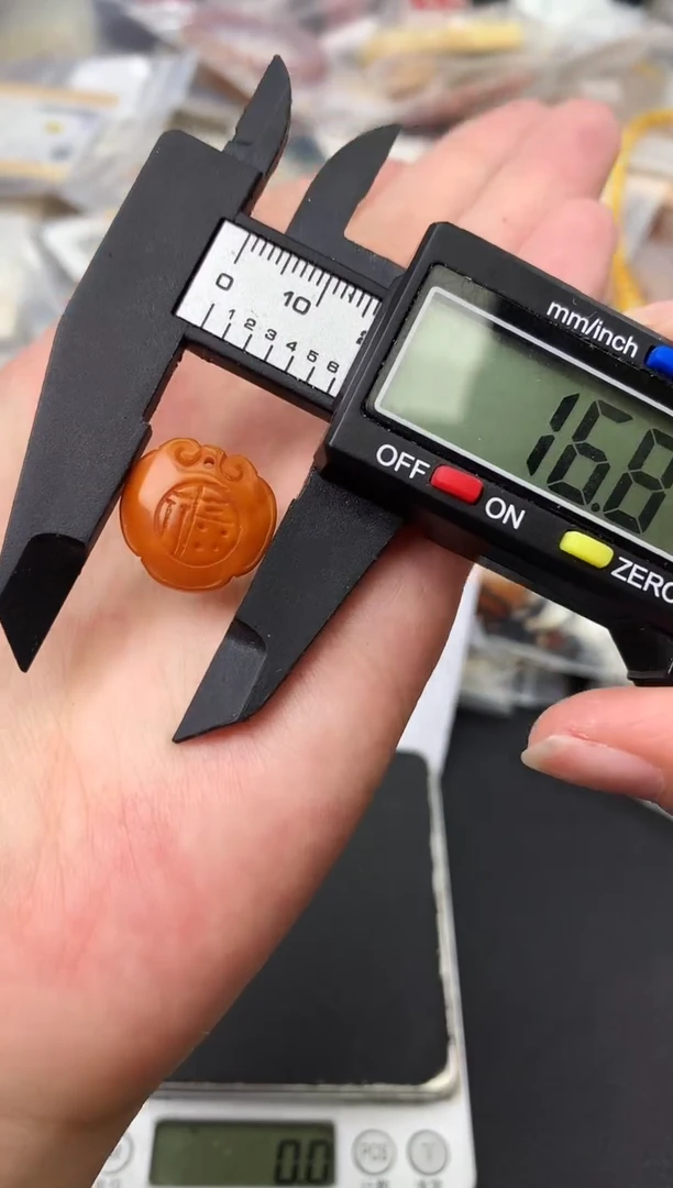 蜜蜡未镶嵌珠宝奇石26