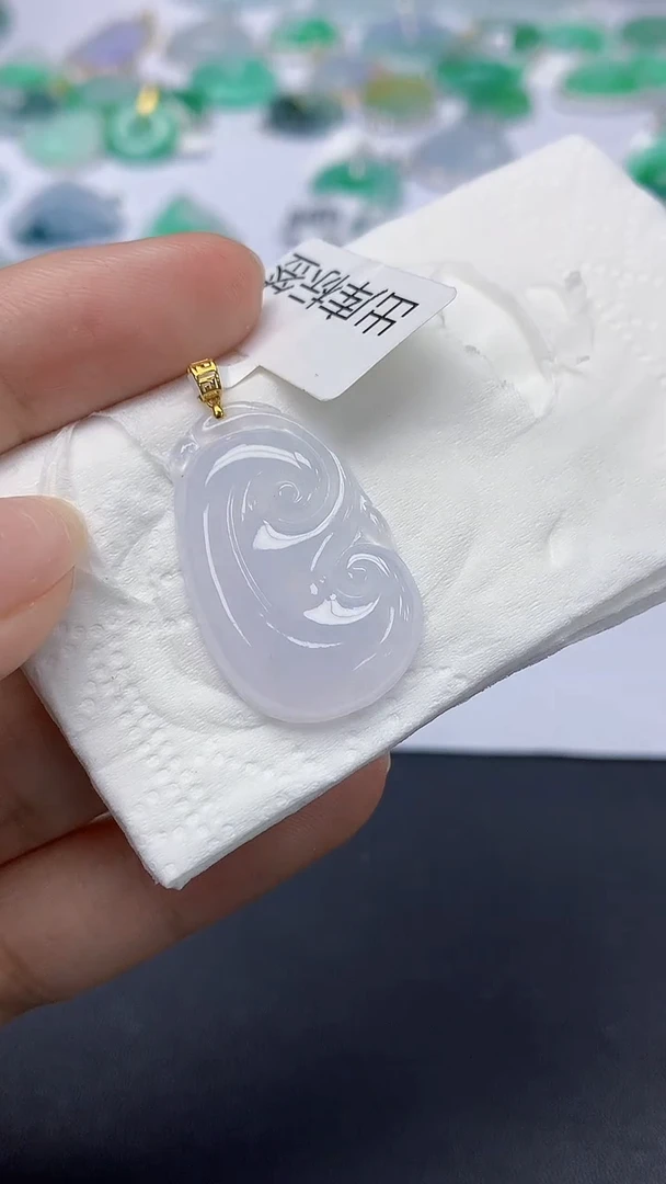 翡翠18K金镶嵌颈饰天然缅甸a货翡翠