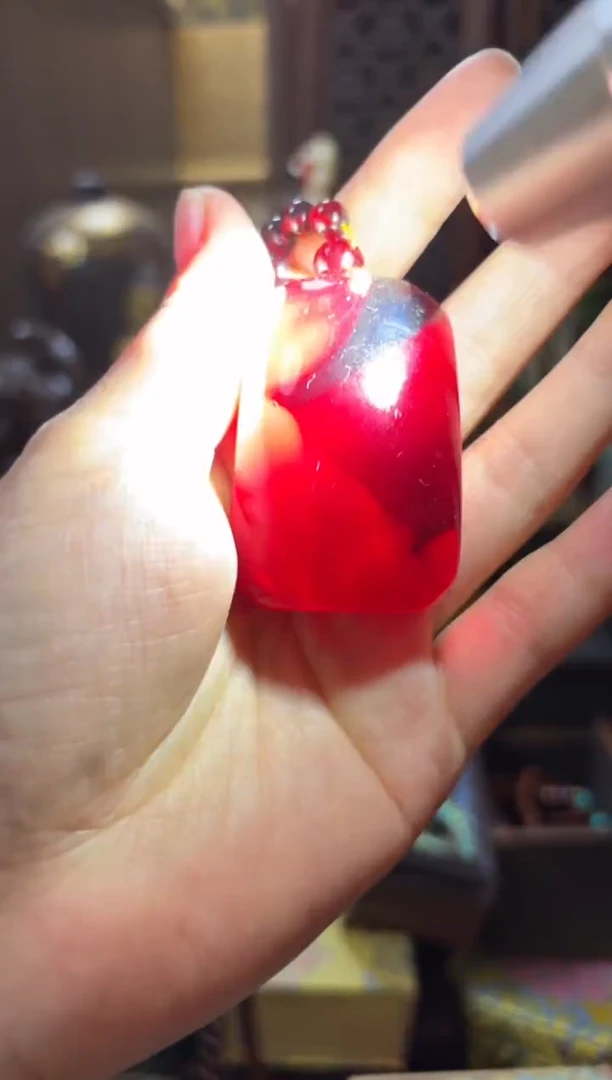 未镶嵌颈饰蜜蜡...................