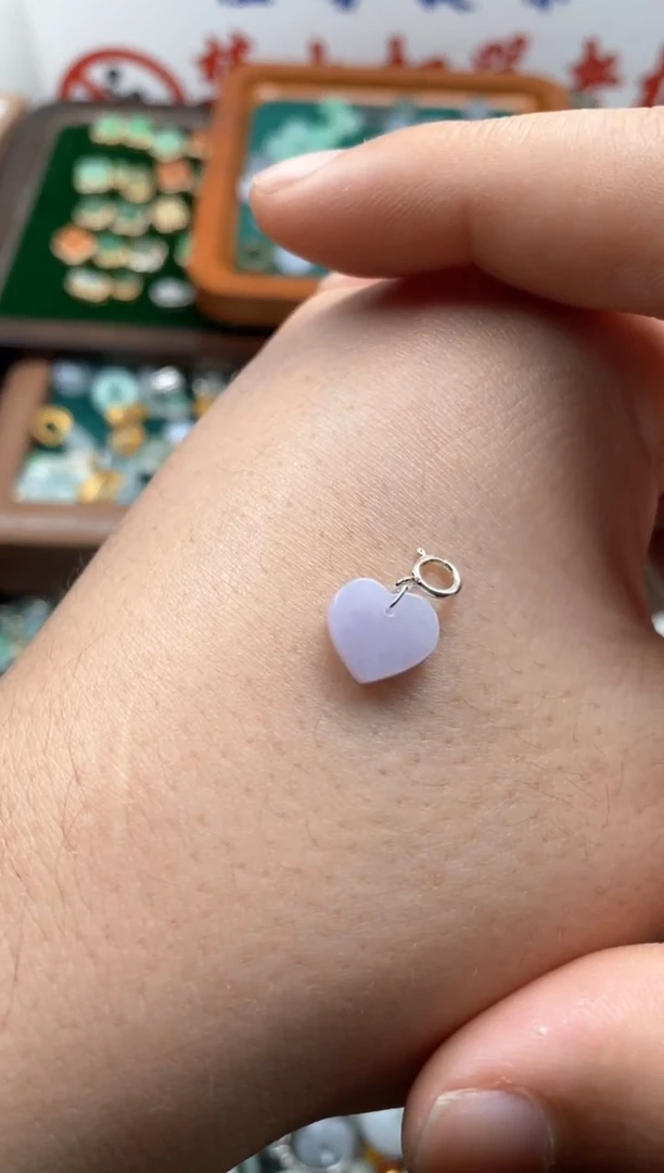 【闪购商品】翡翠颈饰未镶嵌哥哥