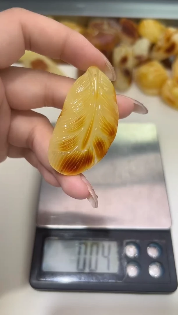 裸石琥珀未镶嵌琥珀蜜蜡吊坠1