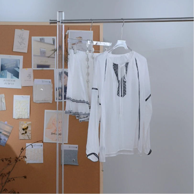 【简】休闲风圆领夏季刺绣衬衫常规宽松型显瘦套装X2525X08