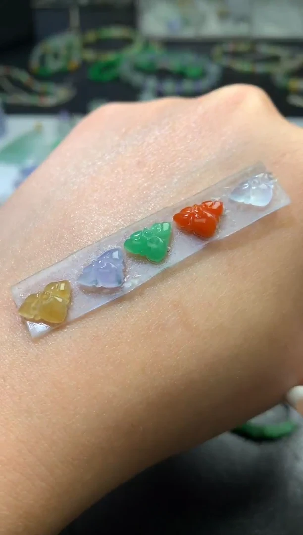 未镶嵌定制翡翠毛货 6.4-9.2-3.2