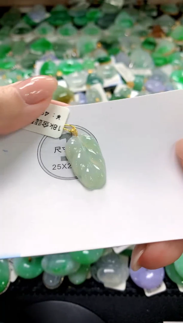 翡翠未镶嵌颈饰1111111111111111