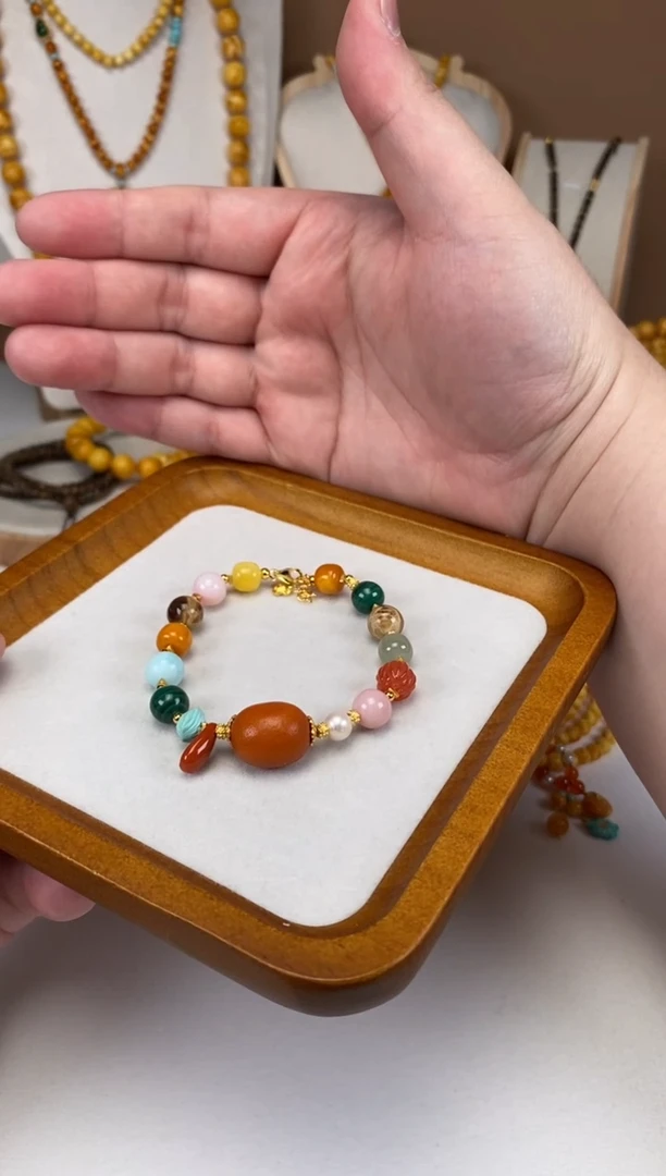 【闪购商品】琥珀裸石未镶嵌多宝手串