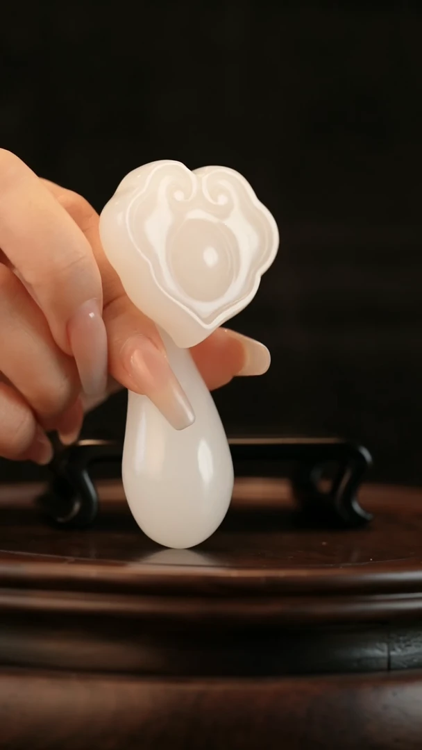 云南石荔枝白雕刻：平安如意