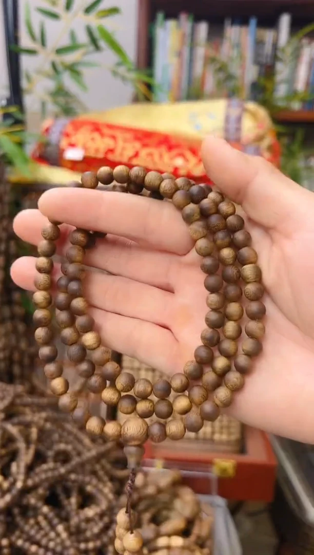 沉香手串棋楠乌身圆珠多圈0.7,16克