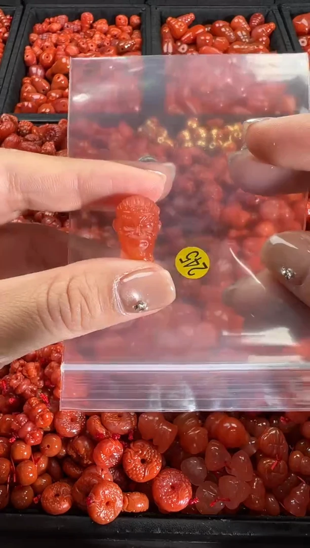 【闪购商品】南红玛瑙颈饰未镶嵌1