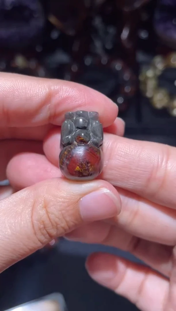 貔貅未镶嵌水晶极光