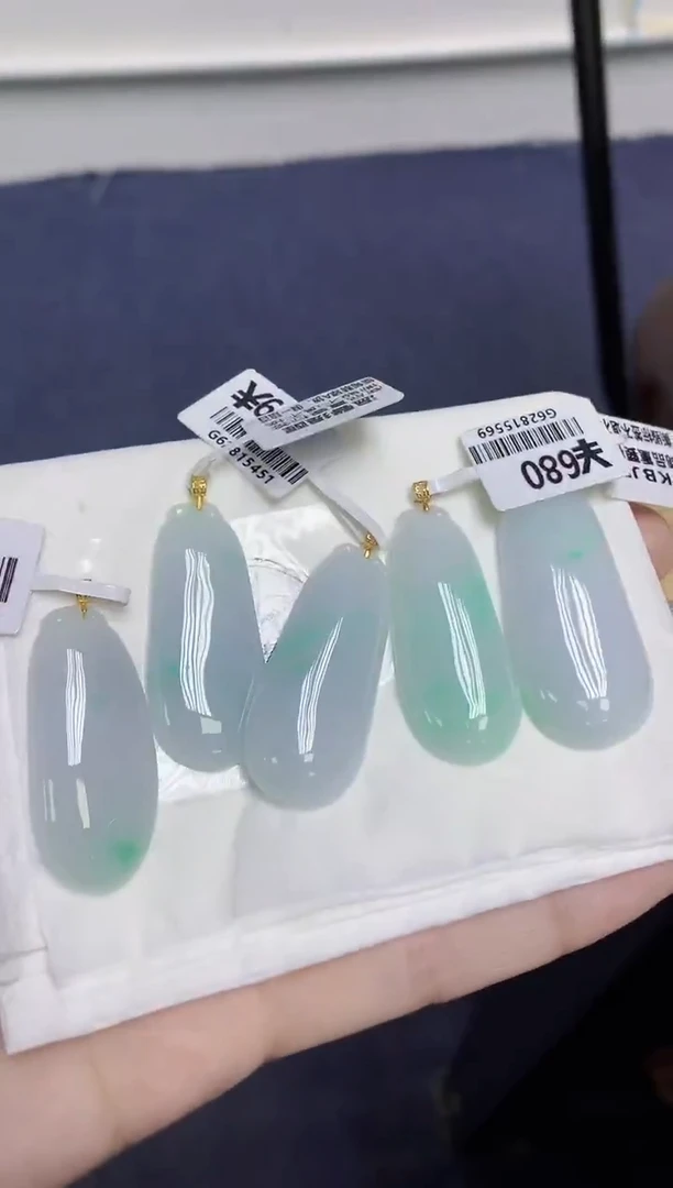 颈饰18K金镶嵌翡翠天然缅甸翡翠A货多样性发一件