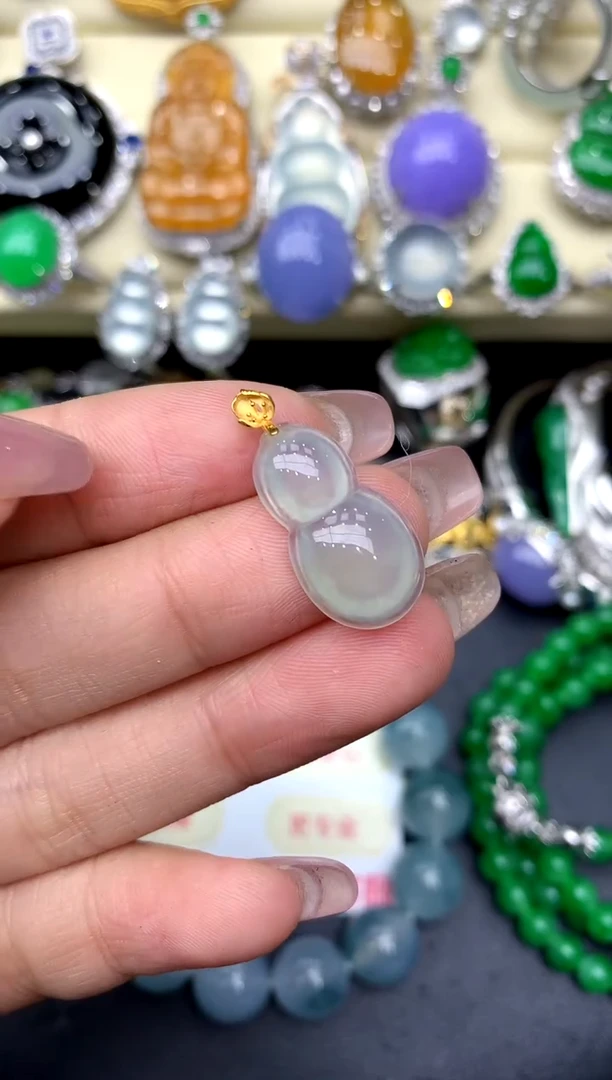 颈饰18K金镶嵌翡翠24-中国好珍宝