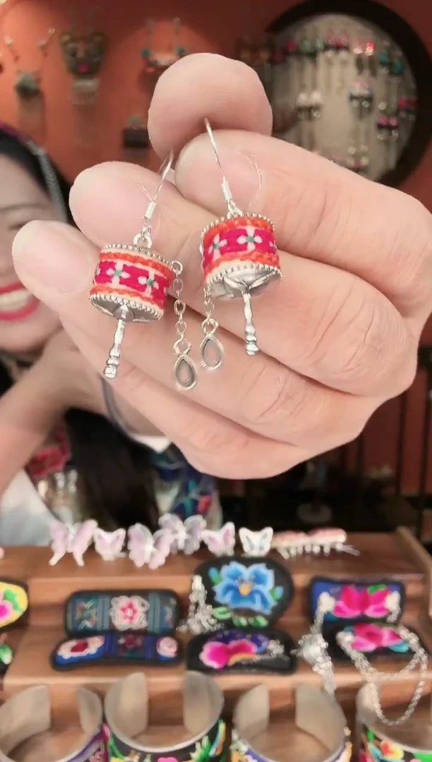 非遗手工刺绣饰品72