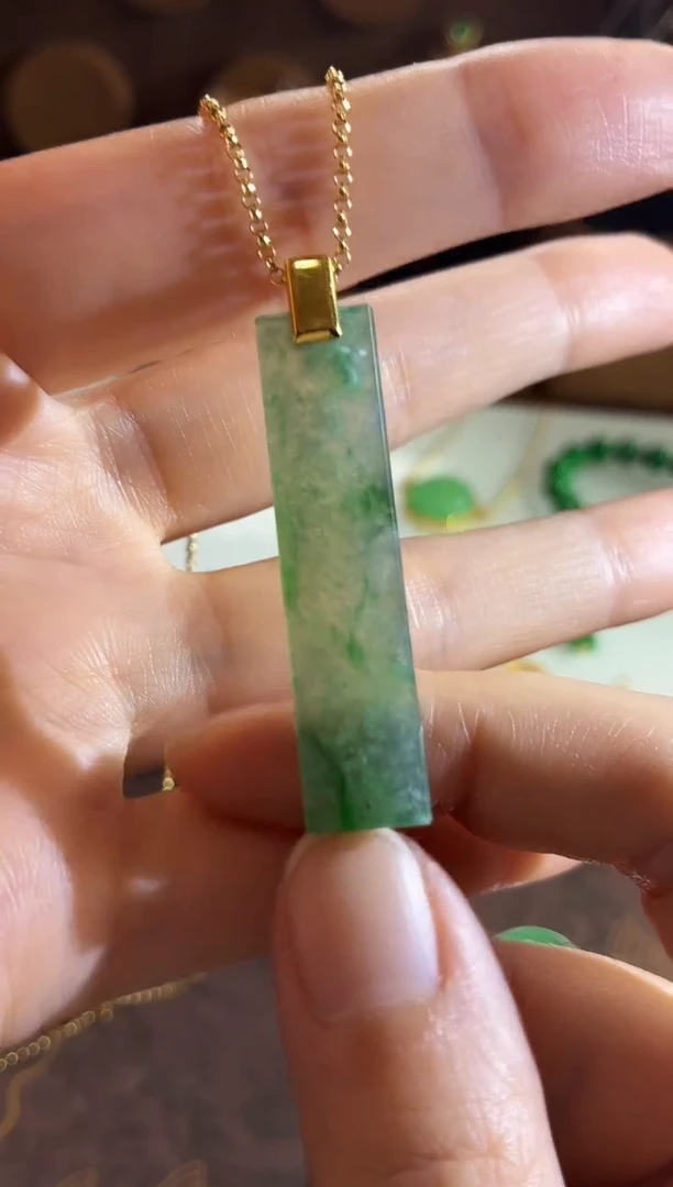 吊坠(不含链)18K金镶嵌翡翠吊坠