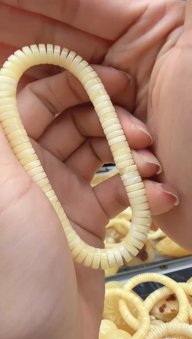 【闪购商品】琥珀裸石未镶嵌手串