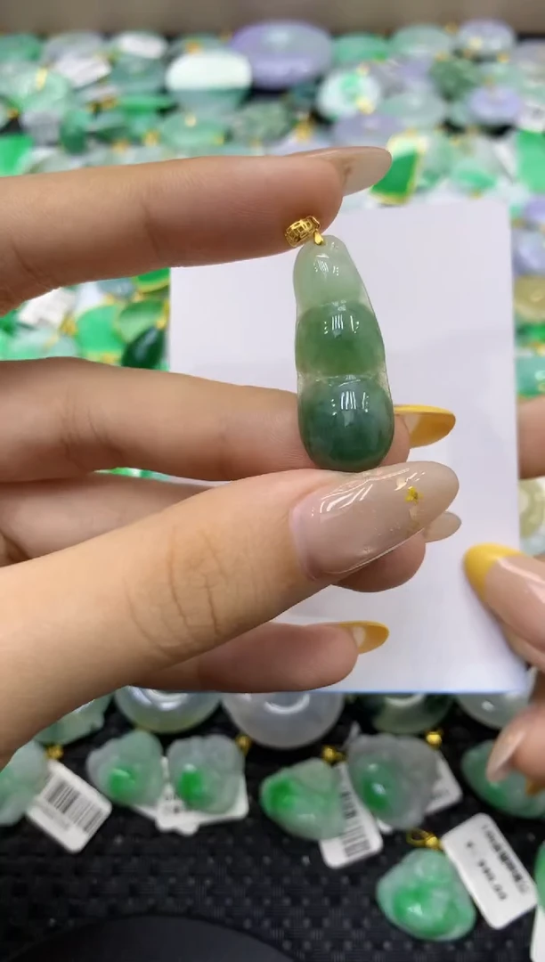 颈饰未镶嵌翡翠天然缅甸翡翠A货