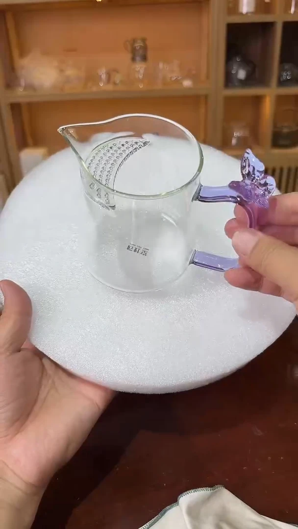 紫色新月蝴蝶公杯