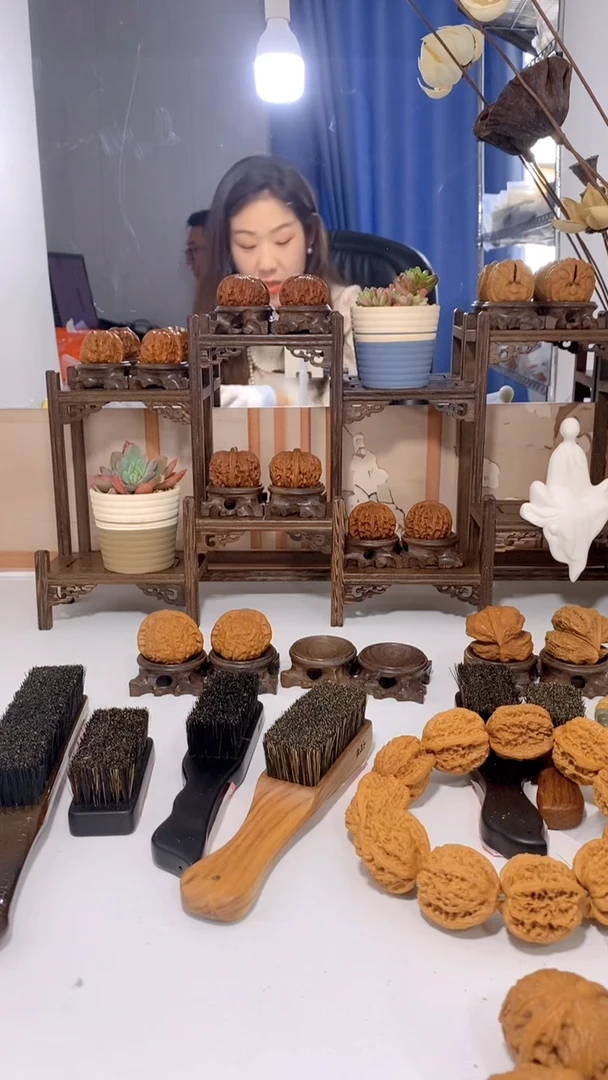 【闪购商品】文玩核桃把件D59白狮子