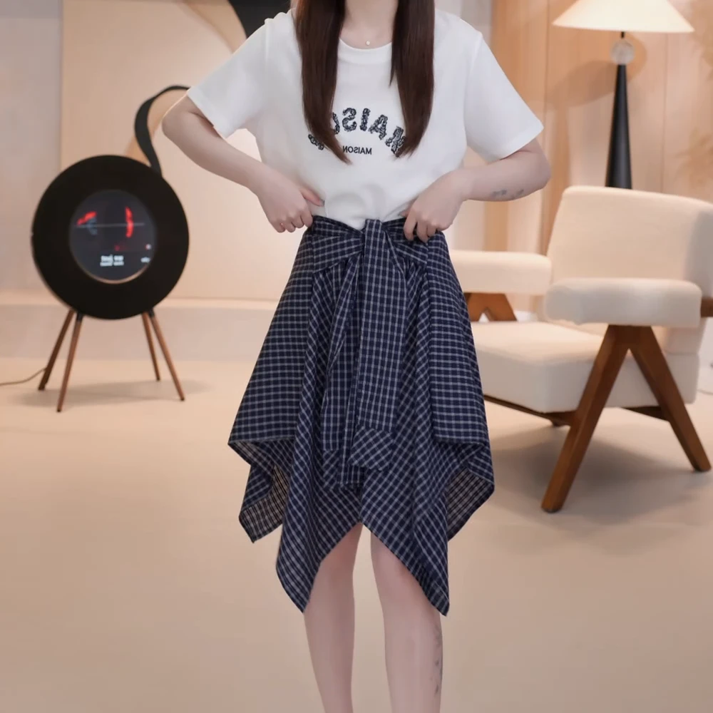 简约通勤高级感套装女夏季字母短袖t恤不规则格子半身裙子两件套