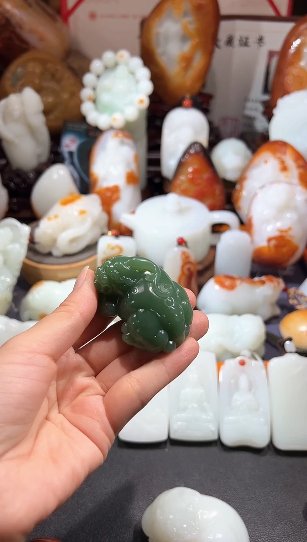 未镶嵌和田玉把件精品