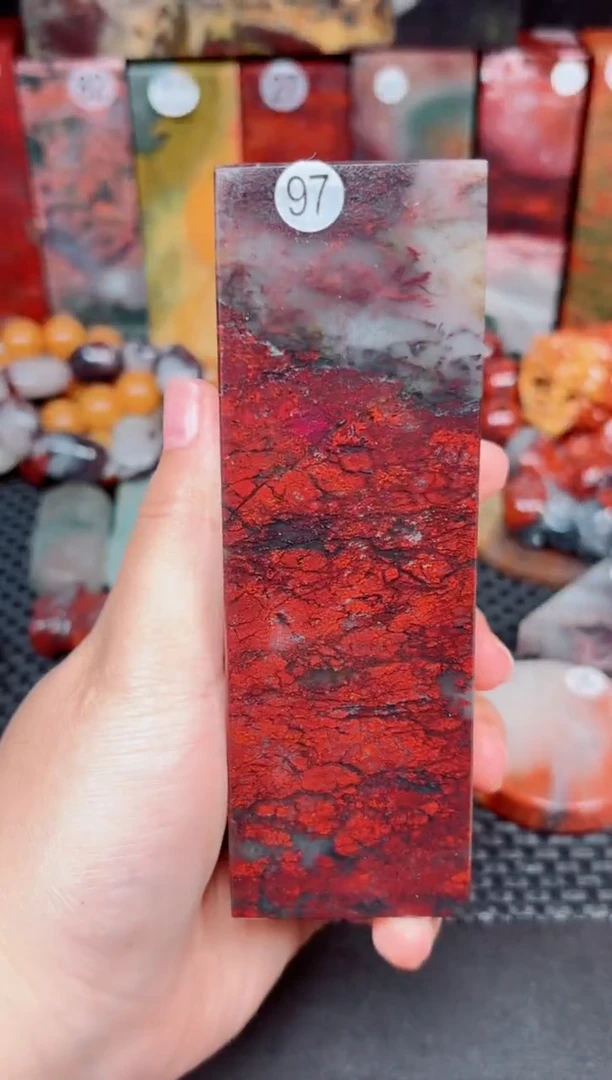 玉石编号97桂林鸡血玉印章摆件4*3.4*12.2
