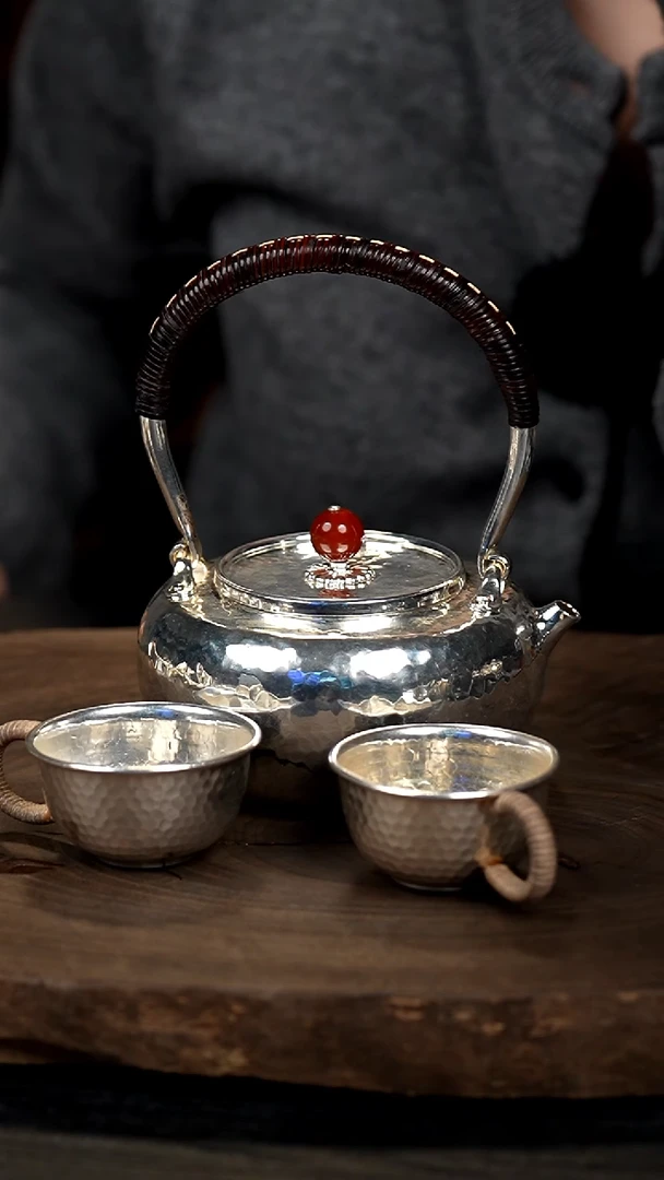 【闪购商品】手工提梁银壶+2银杯子+1鱼