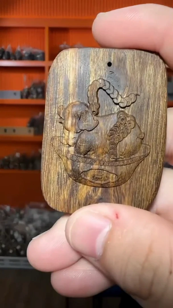 沉香吊坠352号生肖猪多样性发一