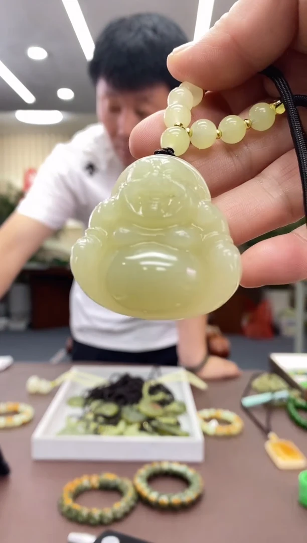 岫岩老玉（透闪石质玉）未镶嵌颈饰多样式发货随机发一