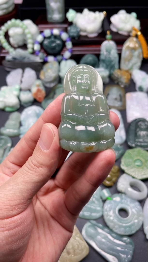 颈饰未镶嵌翡翠46  天然翡翠a货  观音