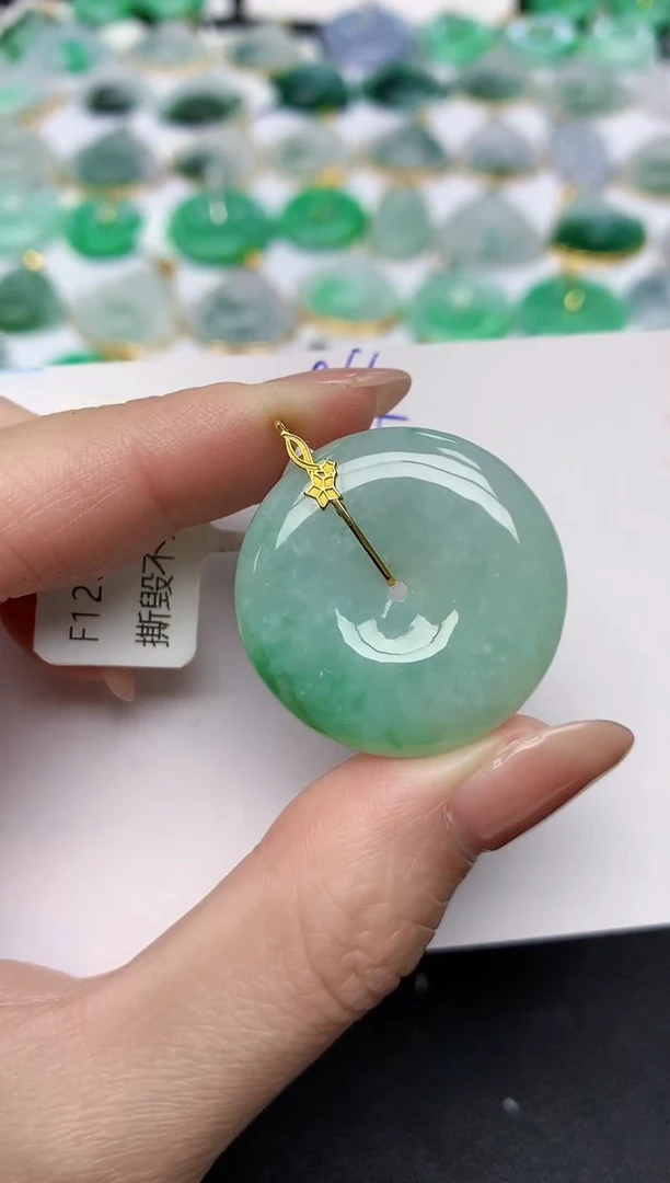 颈饰18K金镶嵌翡翠天然缅甸A货翡翠百元以上9元证书费自理