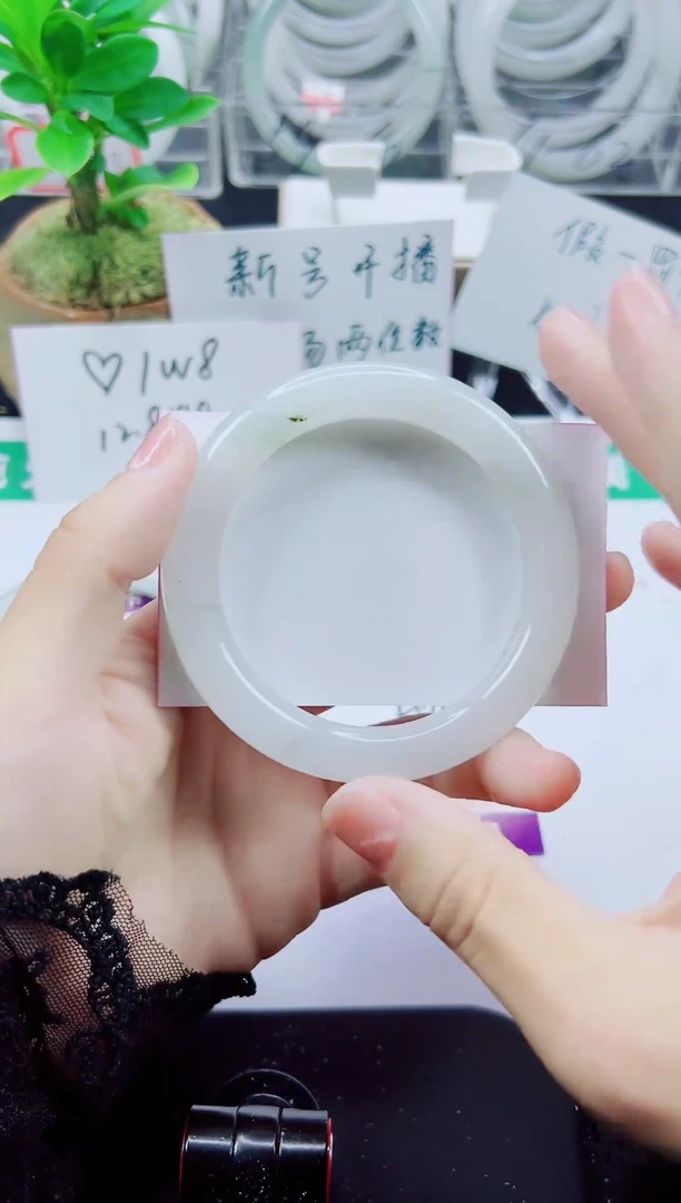 未镶嵌手镯石英质玉306-55/56/57