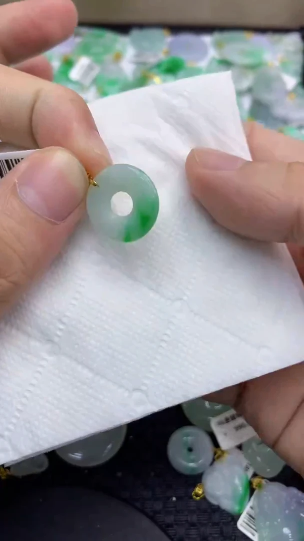 颈饰18K金镶嵌翡翠天然缅甸A货翡翠